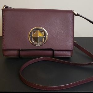 KATE SPADE Sally Womens Vinous Saffiano Leather Crossbody Shoulder Bag